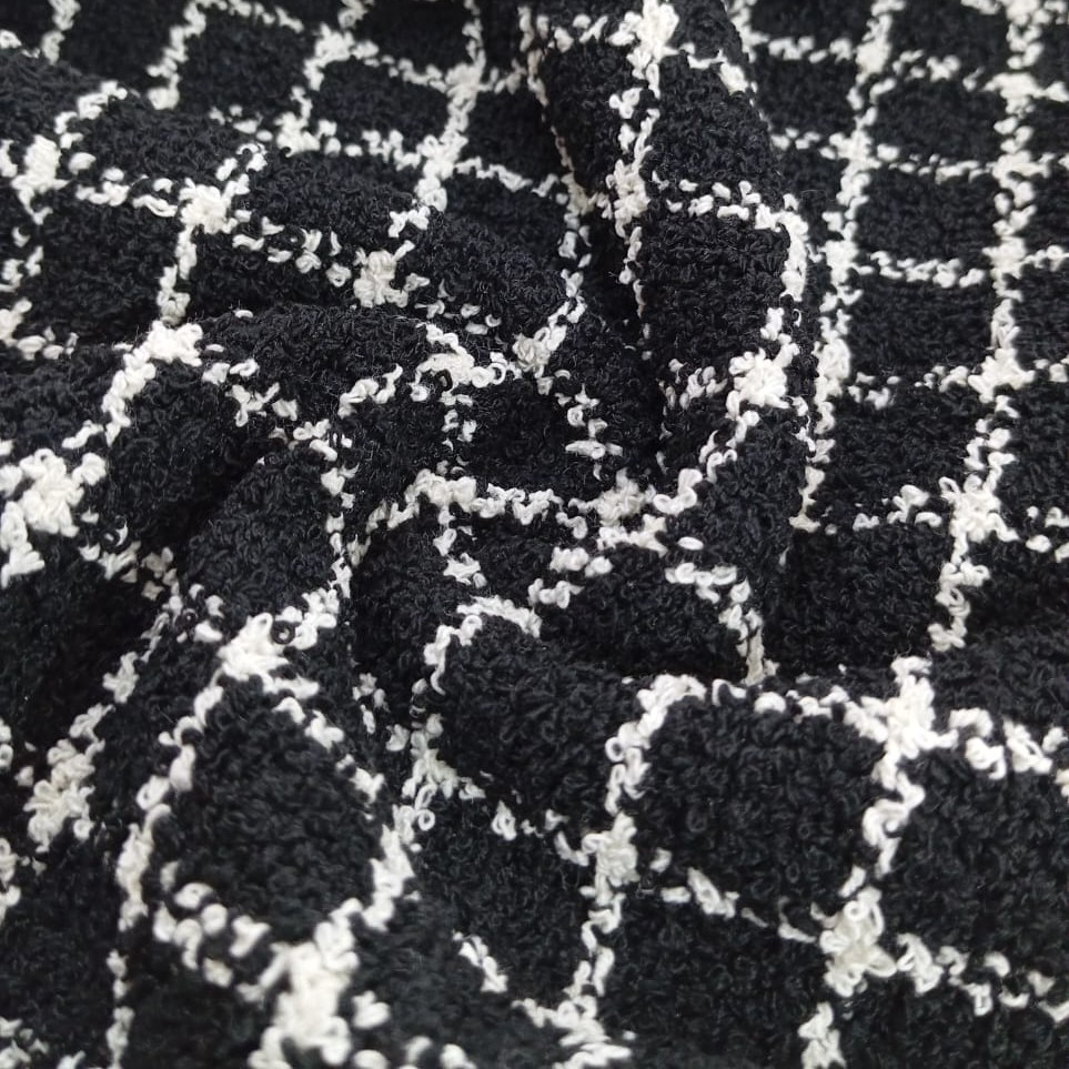 AGT-HNL-83 (White Squares Black Gold Lurex) Tweed
